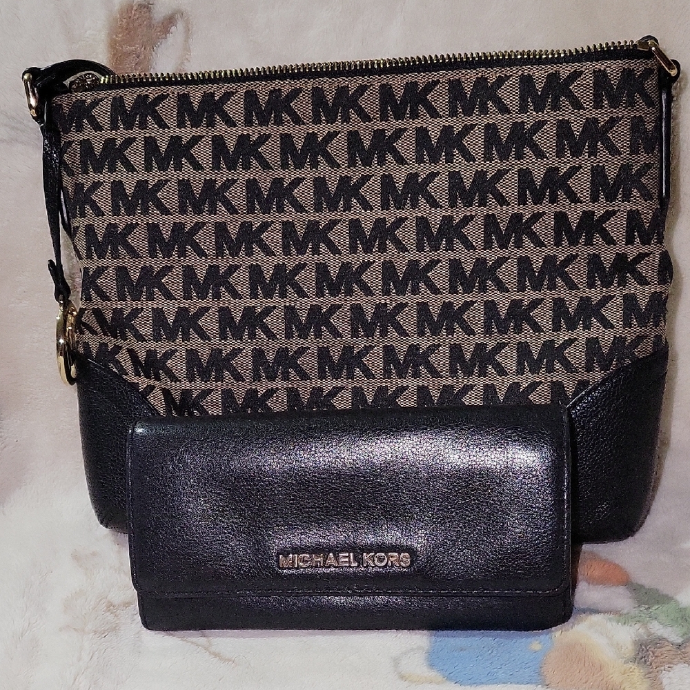 Michael Kors Signature Black and Tan Crossbody Bag